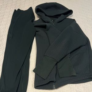 Gapfit leggings and matching quilted zip up hoodie.